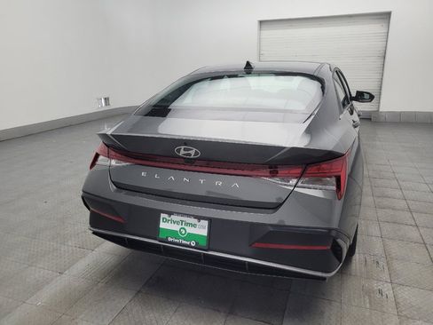 Used 2025 Hyundai Elantra SEL FWD image 7