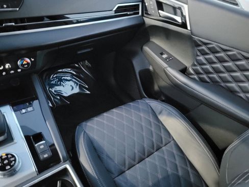 Used 2023 Mitsubishi Outlander SEL image 13