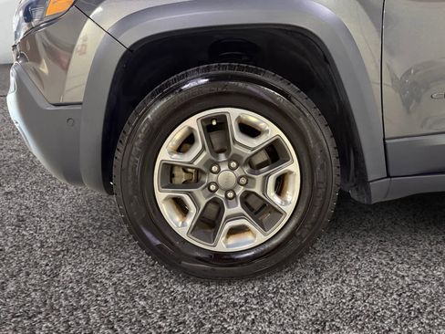 Used 2020 Jeep Cherokee Trailhawk w/ Technology Group image 18