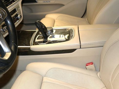 Used 2016 BMW 740i RWD image 46