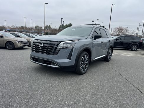 New 2026 Nissan Pathfinder Platinum image 1