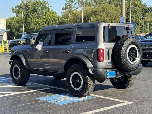 Used 2024 Ford Bronco Badlands image 3