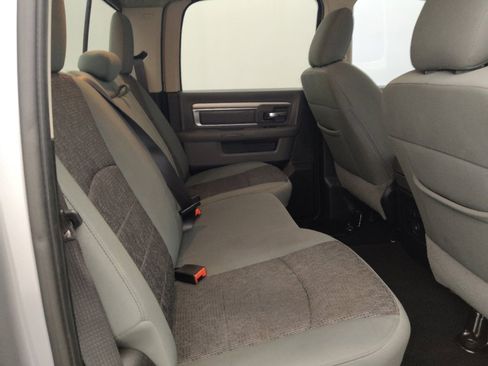 Used 2020 RAM 1500 Classic SLT w/ Luxury Group image 19