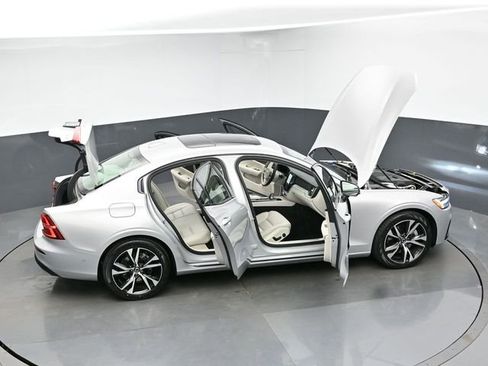Used 2025 Volvo S60 B5 Plus AWD/4WD image 48