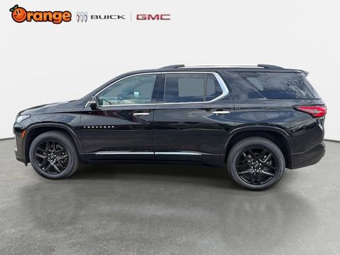 Used 2023 Chevrolet Traverse Premier FWD image 6