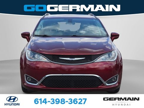 Used 2020 Chrysler Pacifica Touring-L Plus FWD image 2