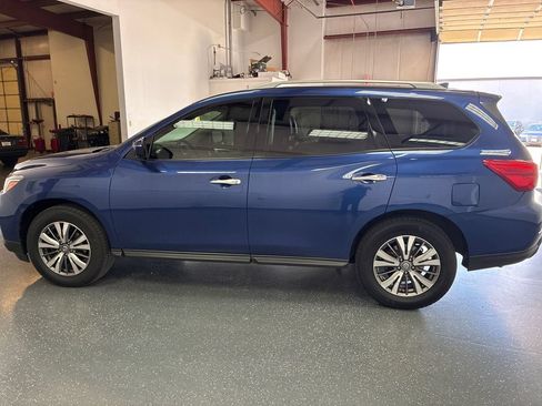 Used 2020 Nissan Pathfinder SL AWD/4WD image 7