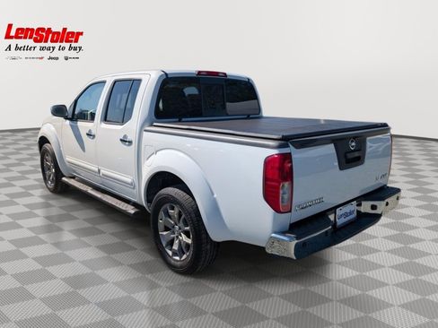 Used 2016 Nissan Frontier SL w/ Moonroof Package AWD/4WD image 3