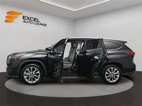 Used 2022 Toyota Highlander Limited image 51