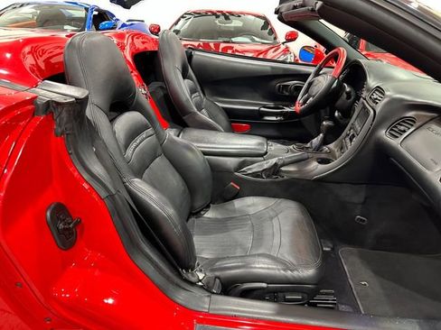 Used 2000 Chevrolet Corvette Convertible w/ Performance Handling Pkg image 13