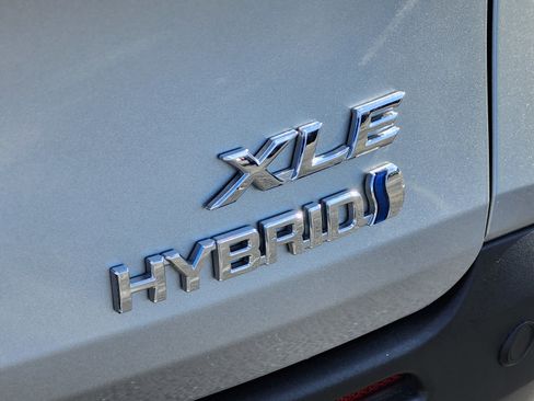 Used 2024 Toyota Sienna XLE w/ XLE Plus Package image 24