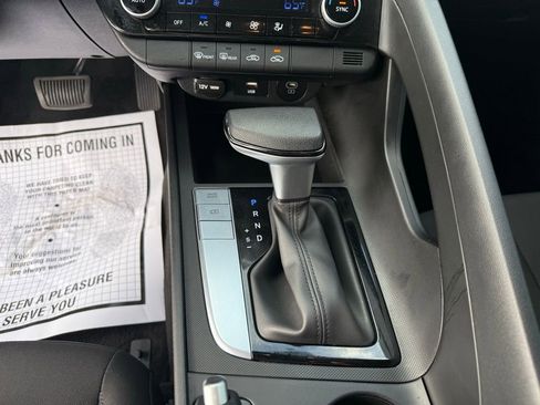 Certified 2024 Hyundai Elantra SEL image 20