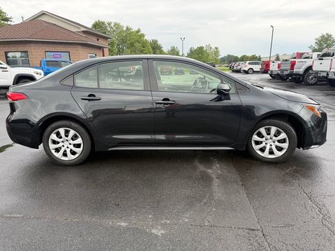 Used 2020 Toyota Corolla LE FWD image 4