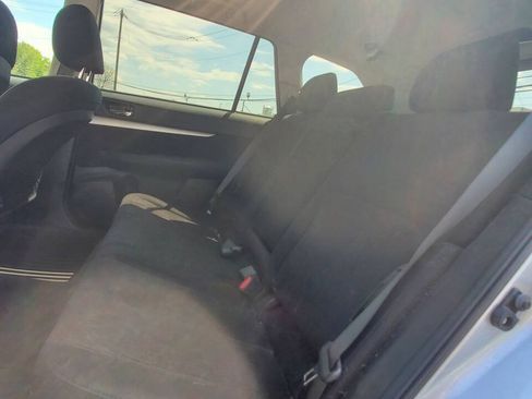 Used 2013 Subaru Outback 2.5i Premium AWD/4WD image 12