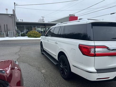 Used 2020 Lincoln Navigator L Reserve w/ Equipment Group 208A Reserve image 13