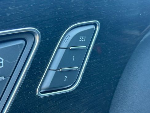 New 2025 Audi Q8 Premium image 75