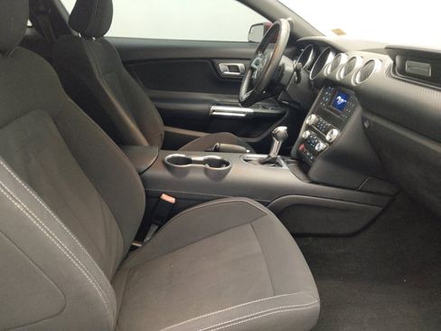 Used 2019 Ford Mustang Coupe RWD image 21