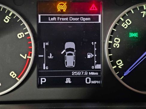 Used 2016 Land Rover LR4 HSE image 13