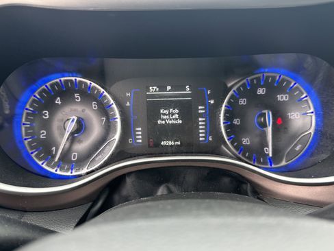 Used 2024 Chrysler Voyager LX image 26