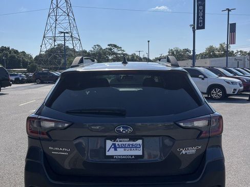 Used 2020 Subaru Outback Premium image 4