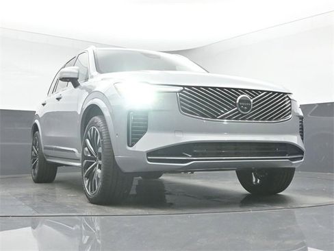 New 2026 Volvo XC90 B6 Plus w/ Protection Package Premier image 44