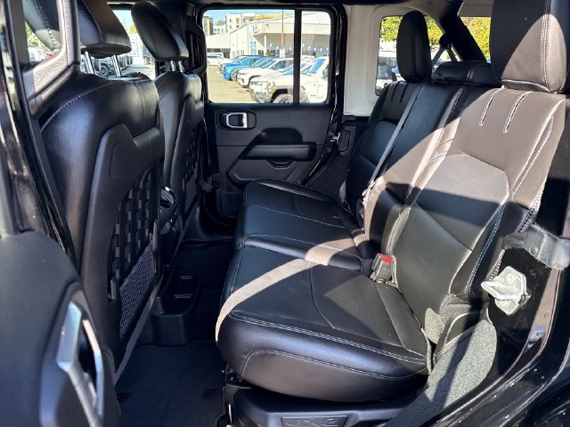 Used 2022 Jeep Wrangler Unlimited Rubicon 4xe AWD/4WD image 13