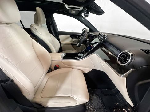Used 2026 Mercedes-Benz GLC 300 4MATIC image 27