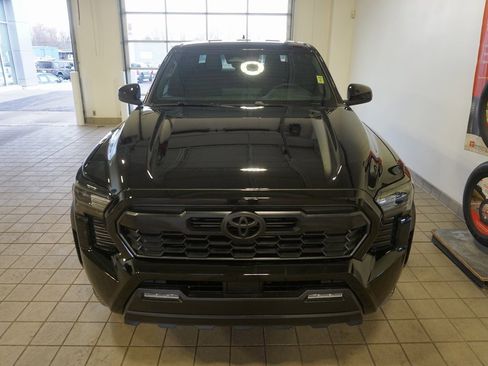 Certified 2025 Toyota Tacoma TRD Off-Road image 13