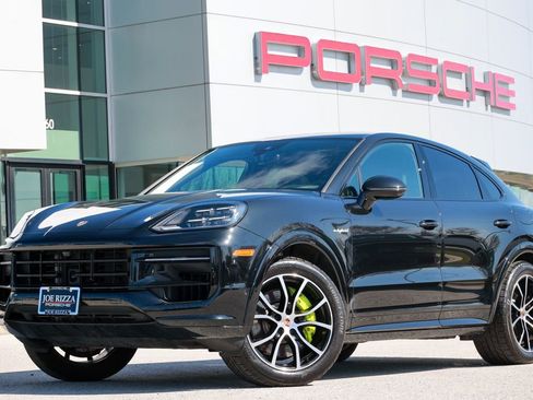 Certified 2025 Porsche Cayenne E-Hybrid Coupe image 1