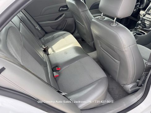 Used 2016 Chevrolet Malibu LT FWD image 10