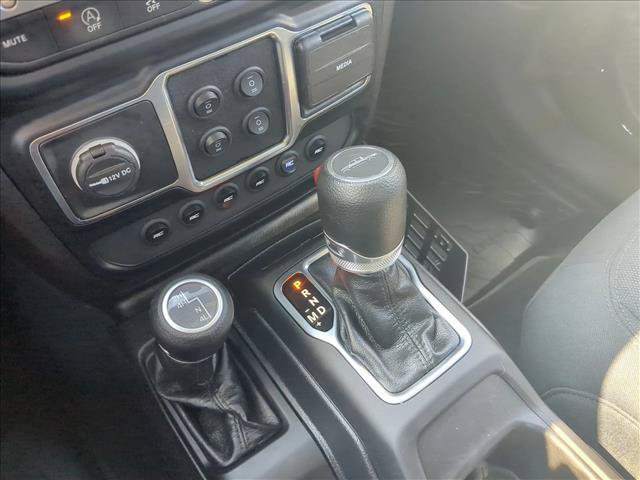Used 2023 Jeep Gladiator Sport AWD/4WD image 12