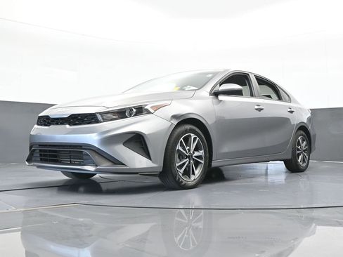 Used 2023 Kia Forte LXS image 47