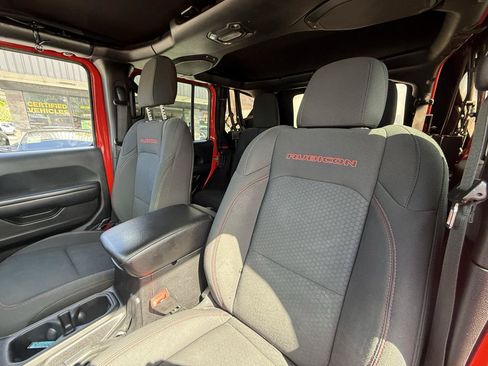 Used 2019 Jeep Wrangler Unlimited Rubicon w/ Dual Top Group AWD/4WD image 18