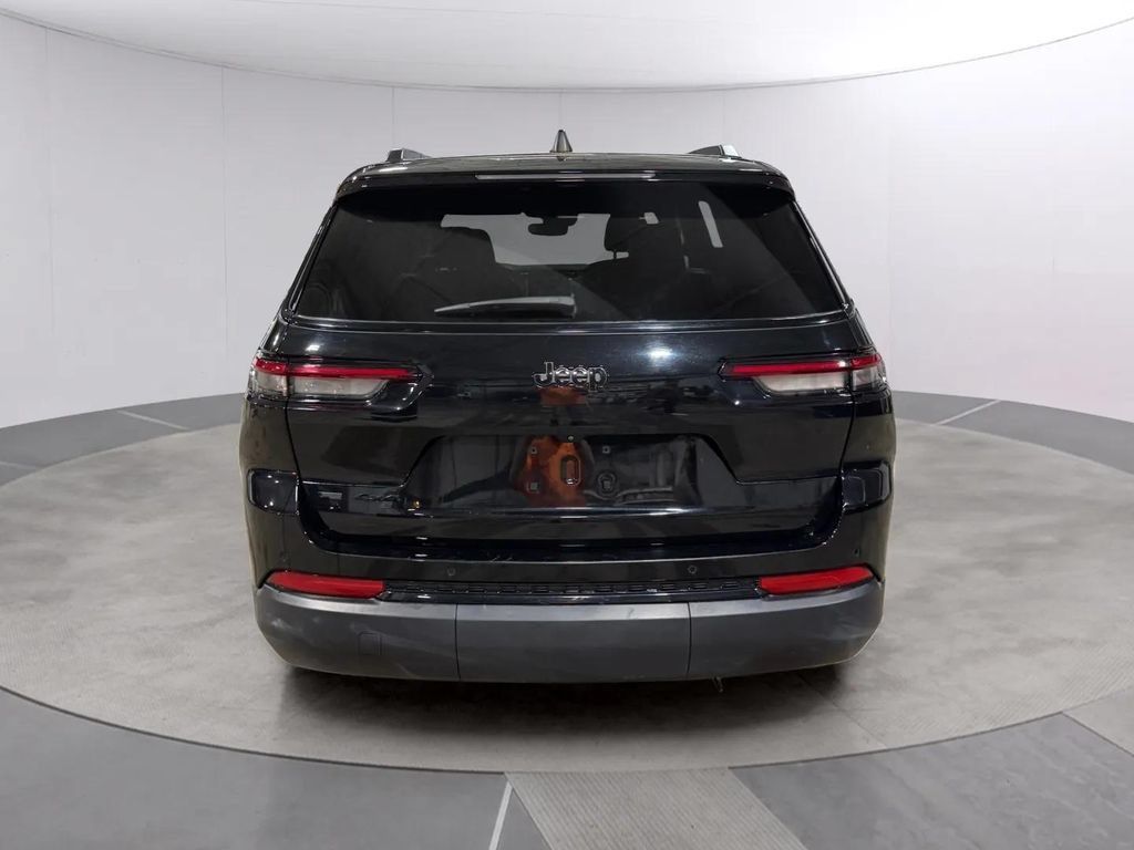 Used 2023 Jeep Grand Cherokee L Laredo AWD/4WD image 4