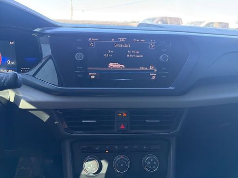 Used 2022 Volkswagen Taos SE image 11