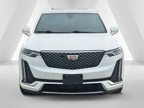 Used 2024 Cadillac XT6 Premium Luxury w/ Technology Package AWD/4WD image 2