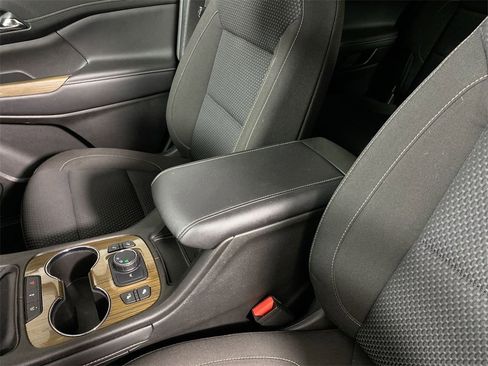 Certified 2023 GMC Acadia SLE w/ Driver Convenience Package image 20