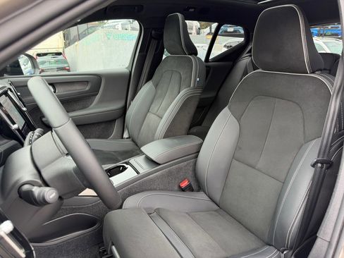 Used 2023 Volvo XC40 Recharge Plus w/ Protection Package Premier AWD/4WD image 19
