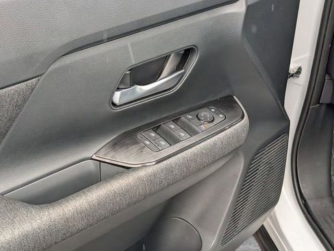 New 2026 Nissan Kicks SV image 16