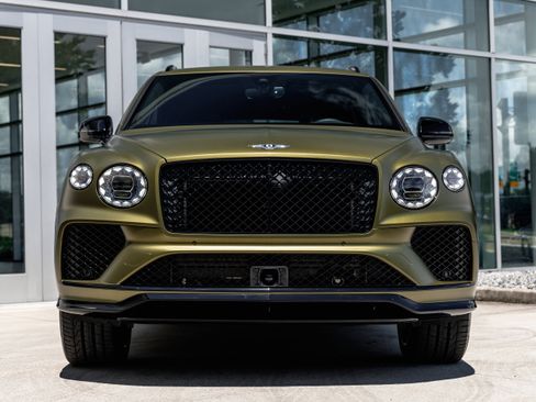Used 2024 Bentley Bentayga image 29