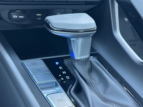 Certified 2025 Hyundai Elantra SEL image 24