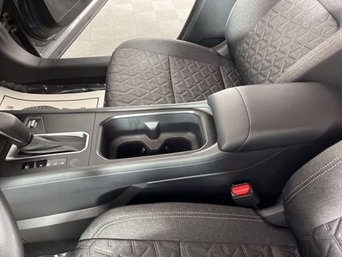 Certified 2025 Nissan Kicks SV FWD image 28