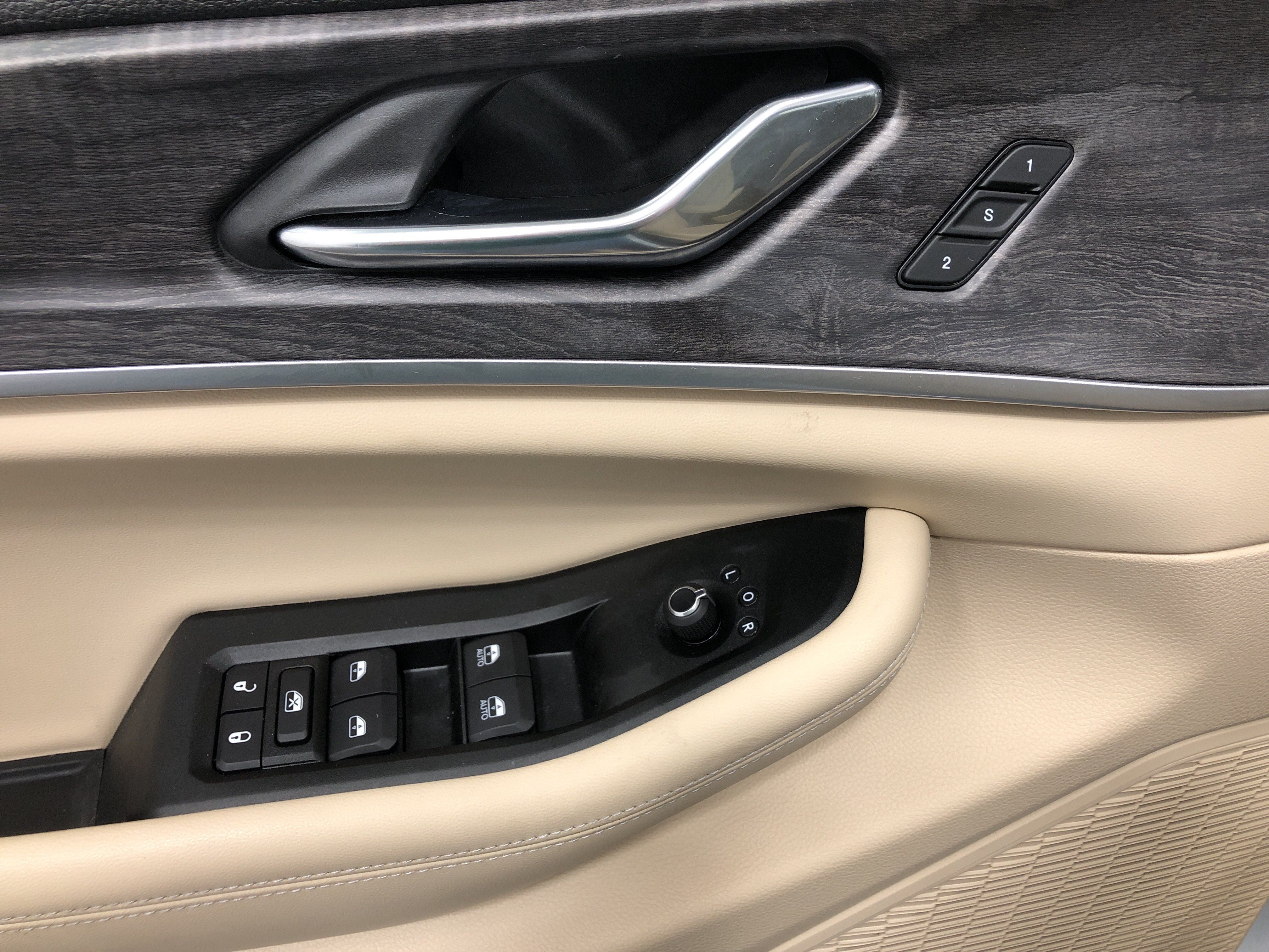 Certified 2024 Jeep Grand Cherokee Limited w/ Luxury Tech Group II AWD/4WD image 18