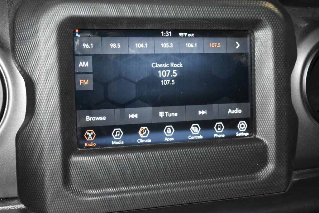 Used 2022 Jeep Gladiator Sport AWD/4WD image 10