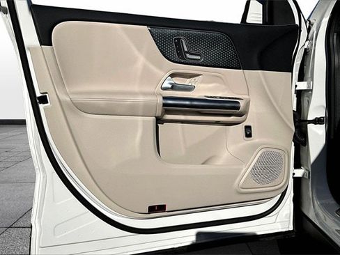 Certified 2025 Mercedes-Benz GLA 250 4MATIC image 23