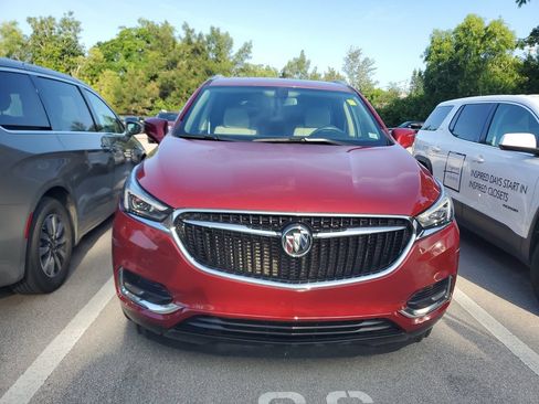 Used 2020 Buick Enclave Essence w/ Sound and Sites Package AWD/4WD image 2