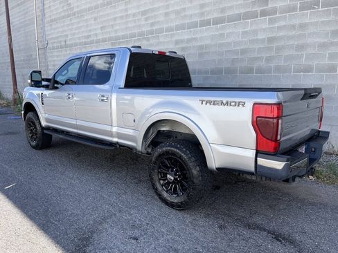 Used 2022 Ford F350 Lariat w/ Tremor Off-Road Package AWD/4WD image 4