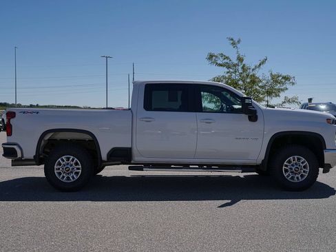 Used 2025 Chevrolet Silverado 2500 LT w/ Convenience Package AWD/4WD image 5