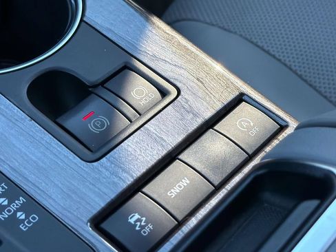 Used 2021 Toyota Highlander Platinum FWD image 16