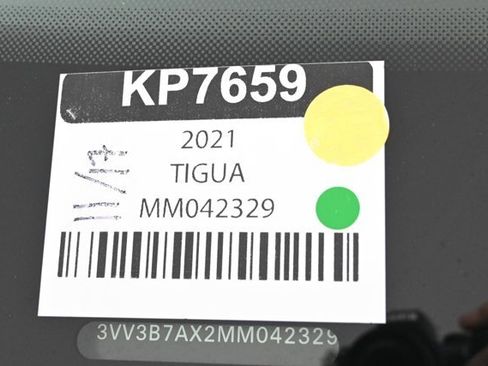 Certified 2021 Volkswagen Tiguan SE w/ Panoramic Sunroof Package image 31